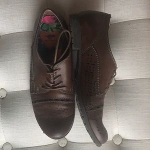 Brown leather shoes women’s